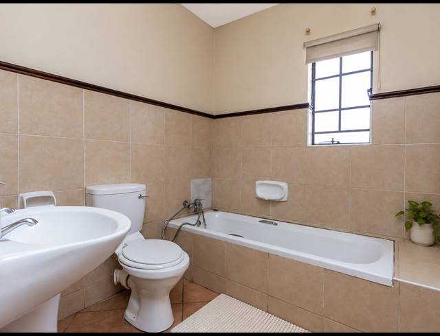 2 BEDROOM APARTMENT FOR SALE IN NOORDWYK